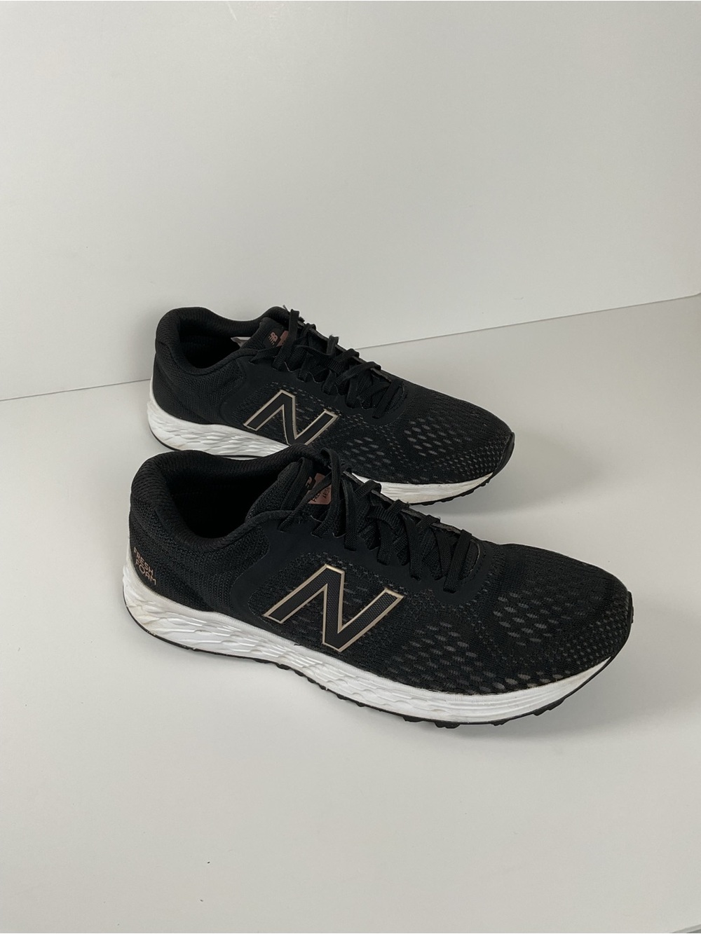 New Balance Fresh Foam Running Shoes Black Women’s Size 9 Wide Comfort - Picture 3 of 9
